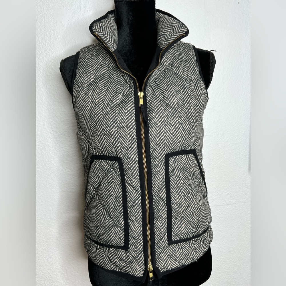 NWOT J Crew Quilted Sleeveless Herringbone Black and White Collared Puffer Vest